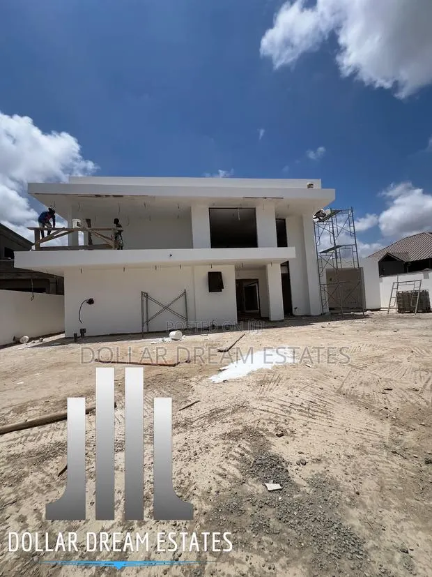 5bdrm House in Adjiriganor for sale