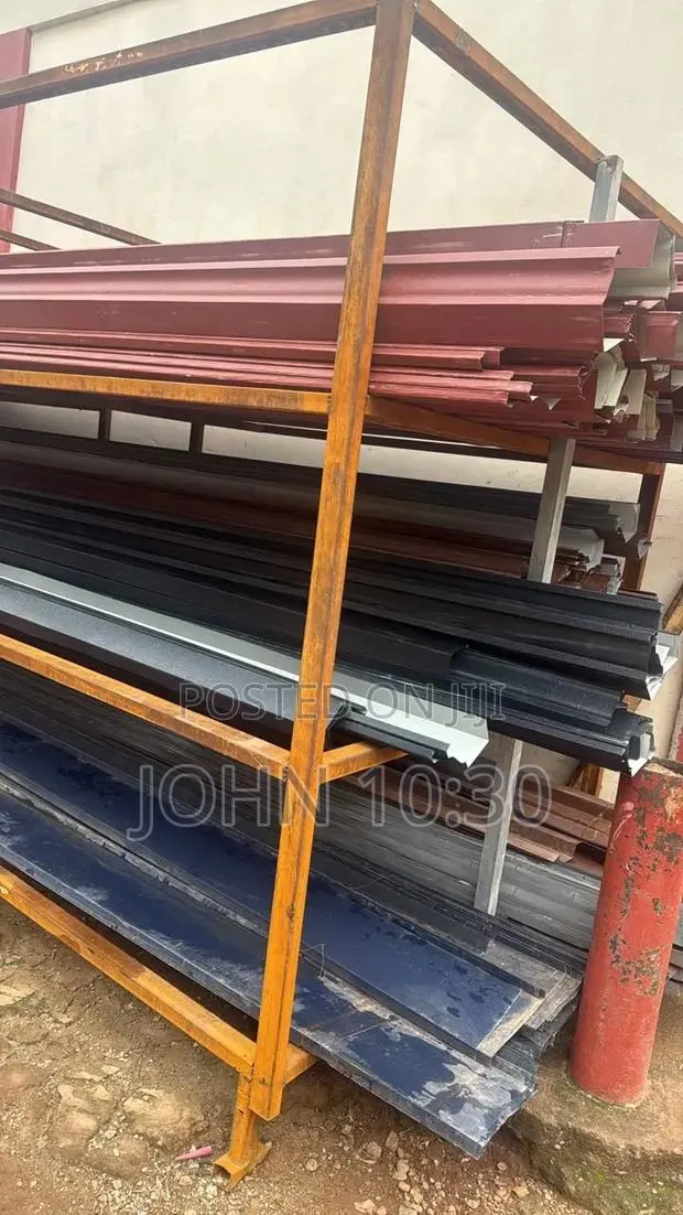 Hardware Materials · Photo 1