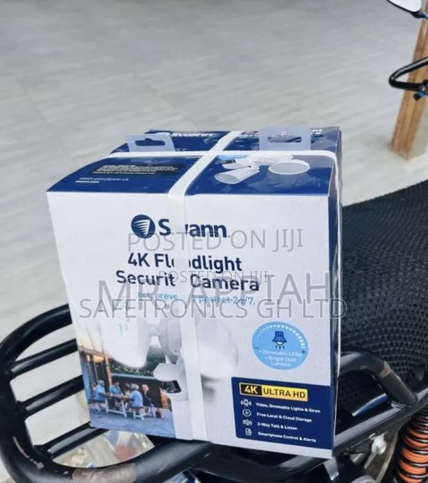 High Efficiency Swann Floodlight Security Camera (Swifi-4kflocam) · Photo 1