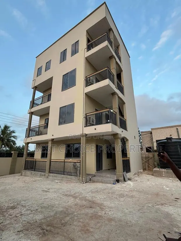 Executive Chamber and Hall Sc for Rent at Lakeside · Photo 1