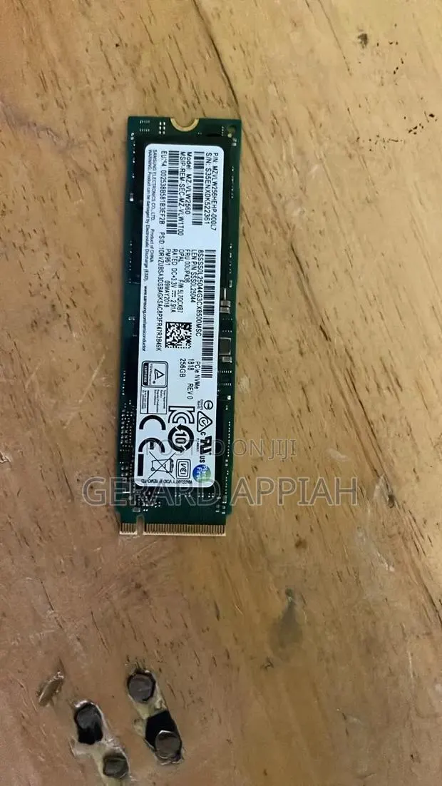 M.2 Nvme SSD 256 Samsung · Photo 1