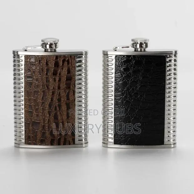 Pocket Leather Liquor Flask · Photo 1