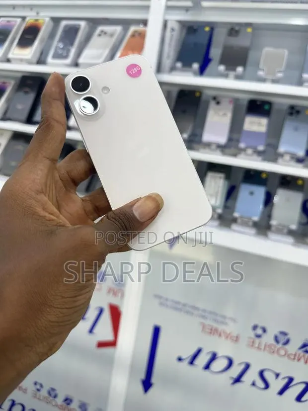 Apple iPhone 16 128 GB White · Photo 1