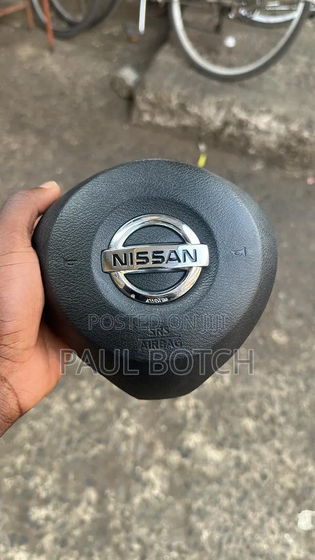 2022 Nissan Sentra Steering Wheel Airbag Cover · Photo 1