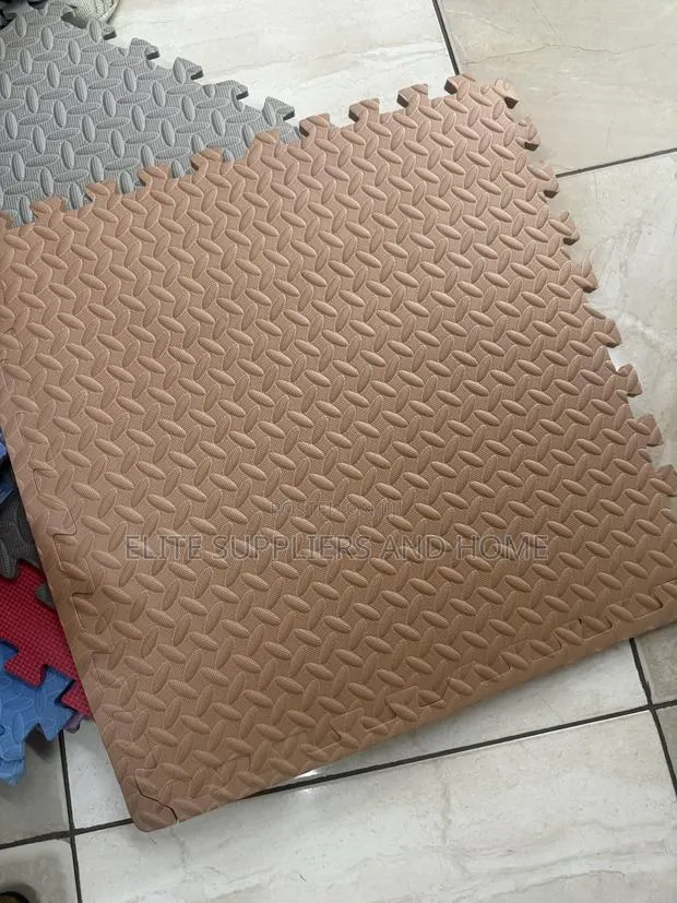 Puzzle Floor Mats/ Gym Mats (4pcs) · Photo 1
