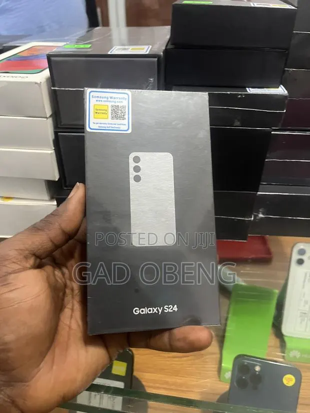 New Samsung Galaxy S24 256 GB Black · Photo 1