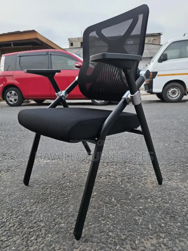 Foldable Executive Office Chair · Photo 1