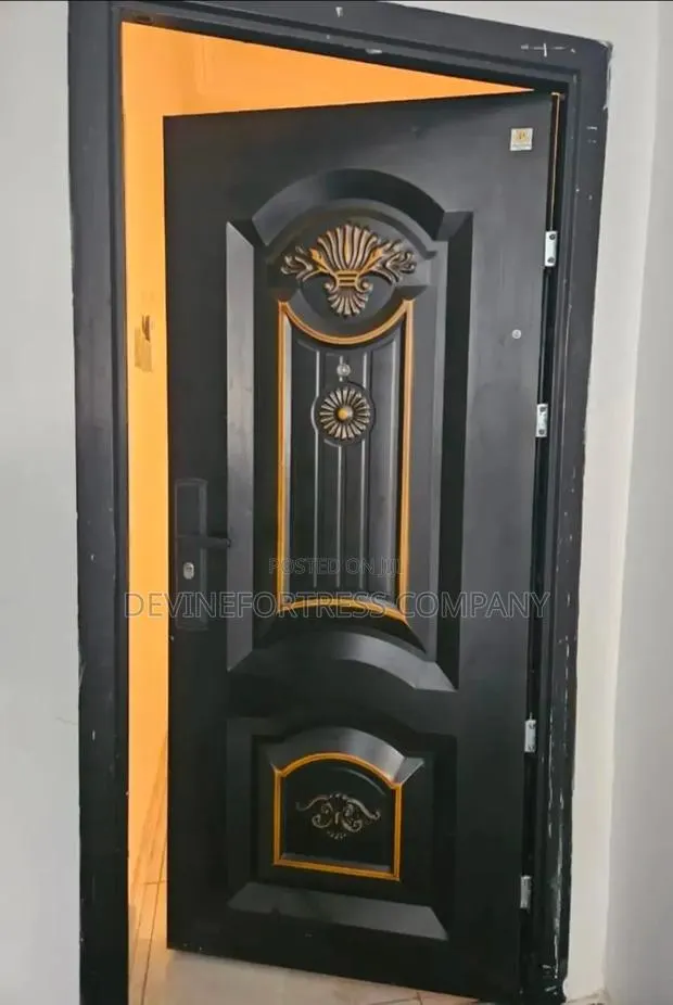 High Standard Anti Rust Durable and All Weather Door Single · Photo 1