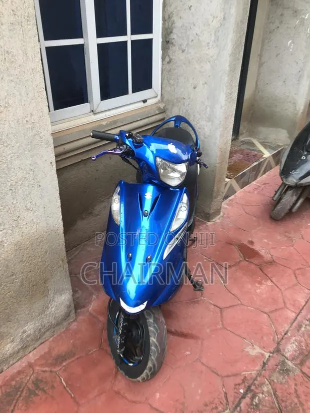 Suzuki 2024 Blue · Photo 1
