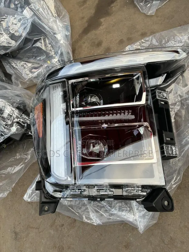 Headlight Ford F150 2023-2024-2025 · Photo 1