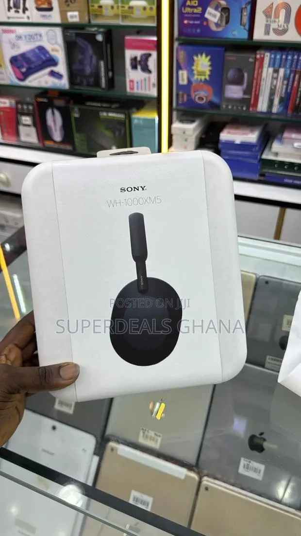 Sony Wh-1000xm5 Wireless Noise Cancelling Headphones · Photo 1