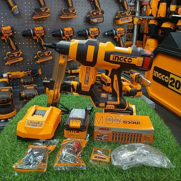 40mm Cordless Concrete Nailer +2x4.0Ah Batteries & Nails - CCNLI9008 · Photo 1