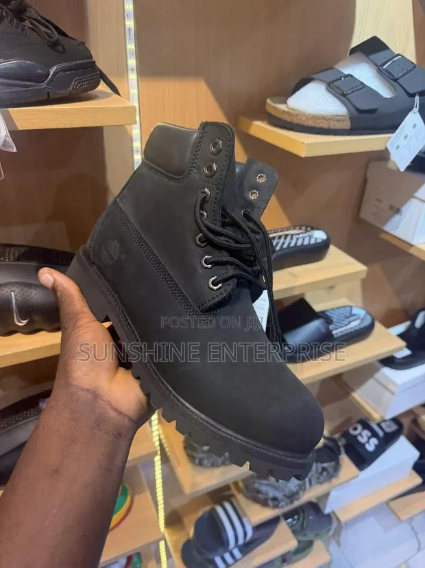 Quality Timber Land Shoe · Photo 1