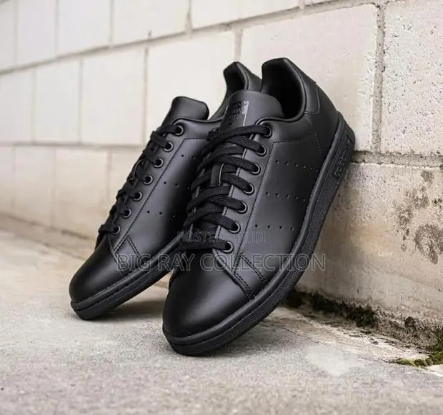 Adidas Stan Smith -‘All Black’ · Photo 1