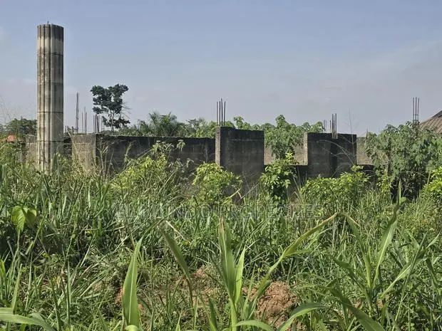 Uncompleted Lintel Level House Nyankyerenyease for Sale · Photo 1