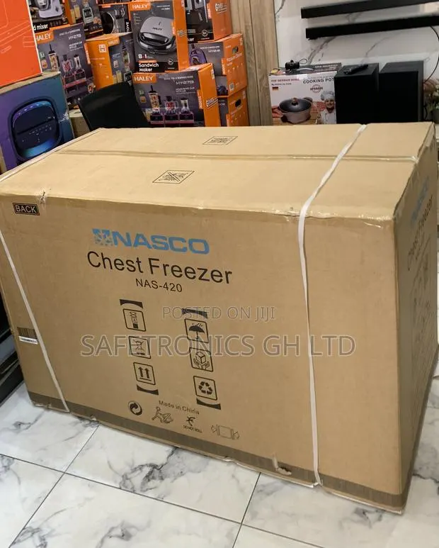 Fabulous Grey Nasco NAS-420 380-Liter, Single-Door Chest Freezer · Photo 1