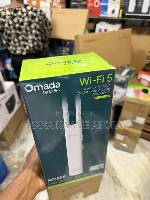 Omada EAP225 Outdoor TP-Link 200m Range Access Point · Photo 1