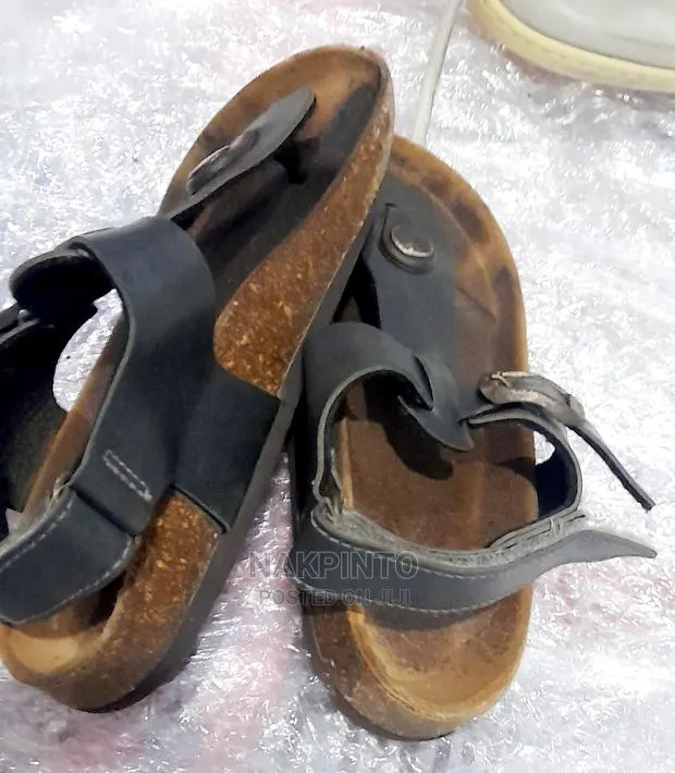 Sandals for Children · Photo 1