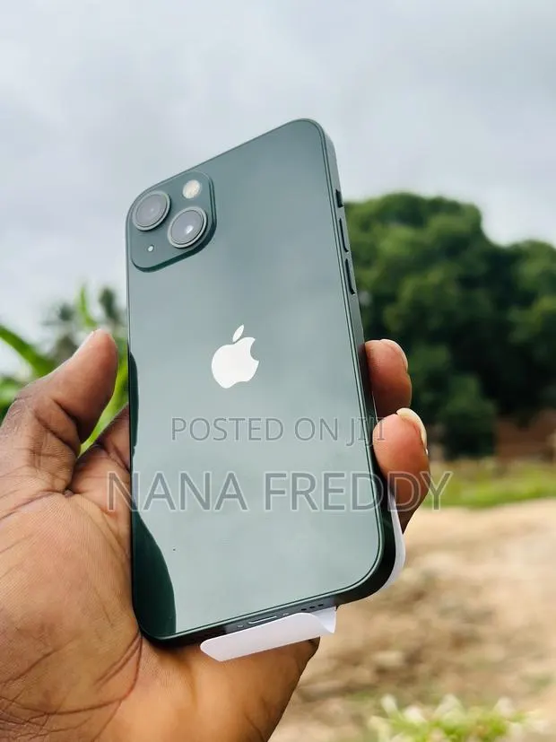 Apple iPhone 13 128 GB Green · Photo 1