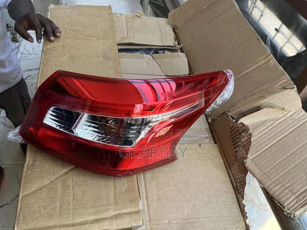 Nissan Sentra 2016, 2017, 2018, 2019 Tail Light · Photo 1