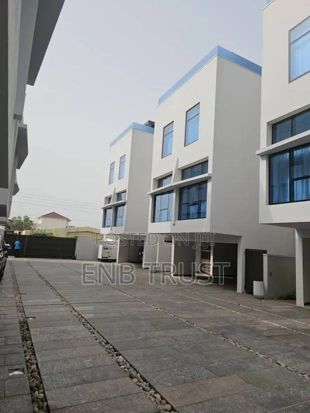 Furnished 4bdrm Duplex in East Legon, A&C Mall Area for rent · Photo 1