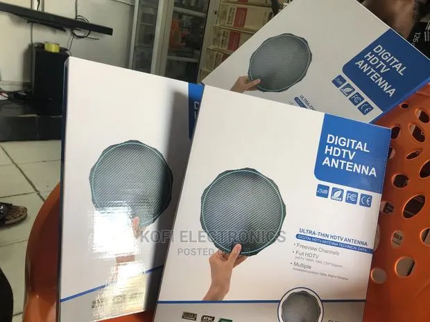Hang It on the Wall Amplified HD Indoor Digital HDTV Antenna · Photo 1