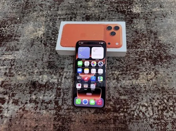 New Apple iPhone 17 Pro Max 512 GB Orange · Photo 1