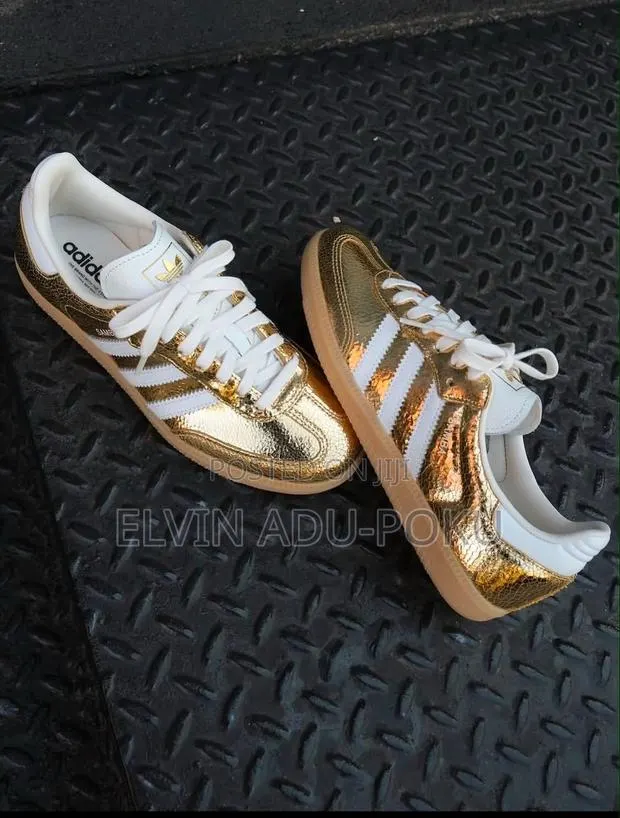 Adidas Samba Low Lace Up Sneakers · Photo 1