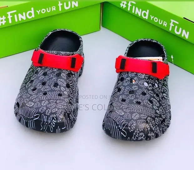 Iconic Crocs · Photo 1