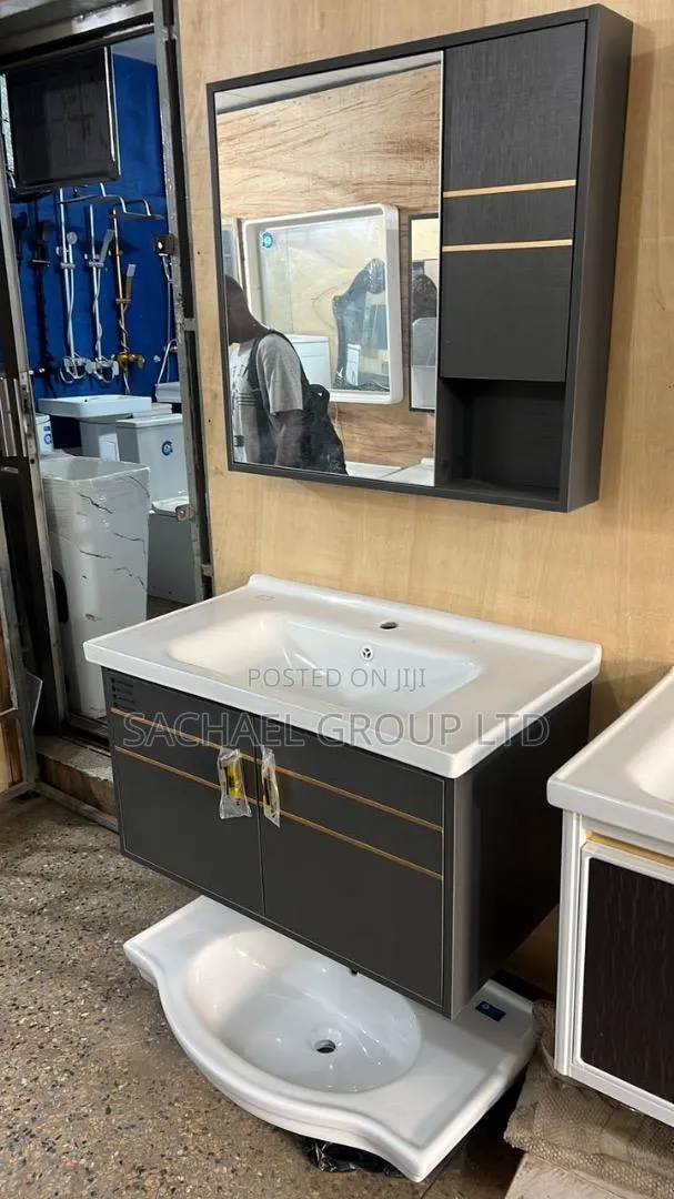 Brown 80cm Cabinet Basin With Mirror · Photo 1