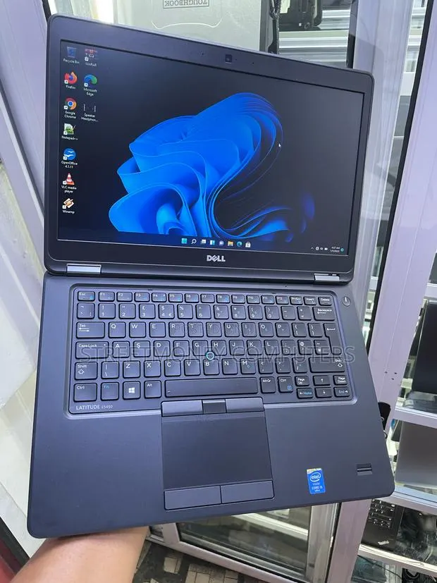 Laptop Dell Latitude 14 E5450 8GB Intel Core i5 SSD 256GB · Photo 1