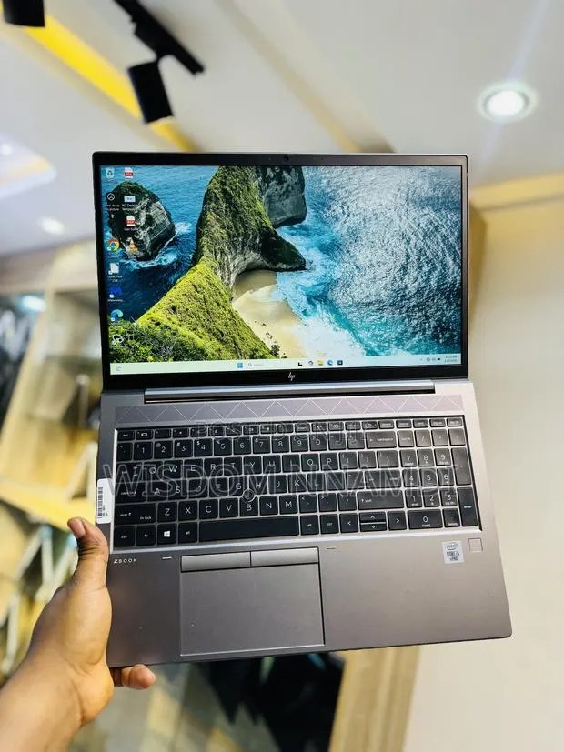 Laptop HP ZBook Firefly 15 G7 16GB Intel Core i5 SSD 500GB · Photo 1