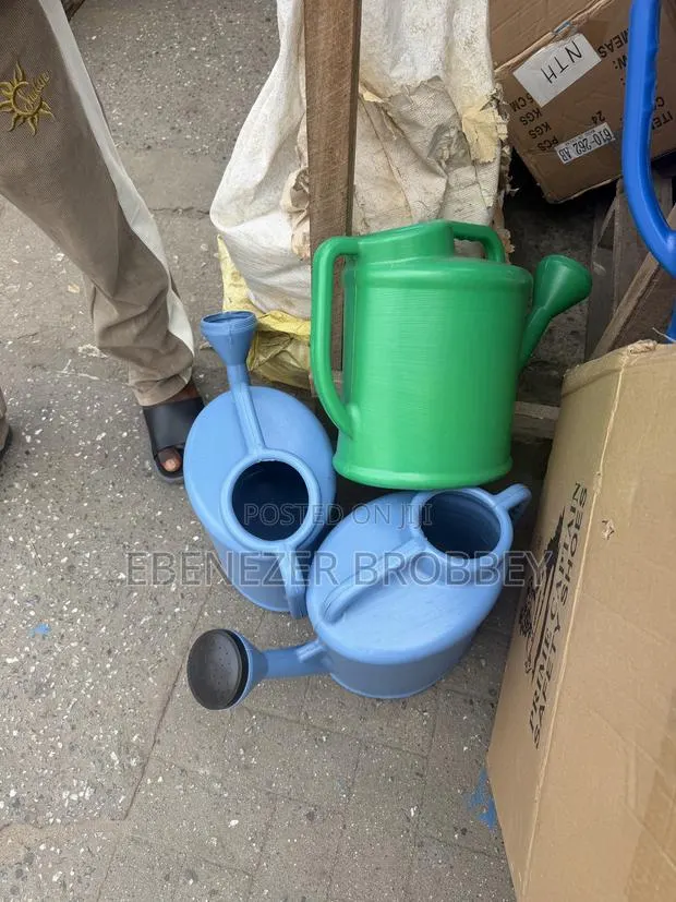 Watering Can · Photo 1