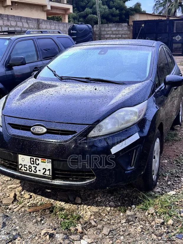 Ford Fiesta SE Hatchback 2012 Black · Photo 1