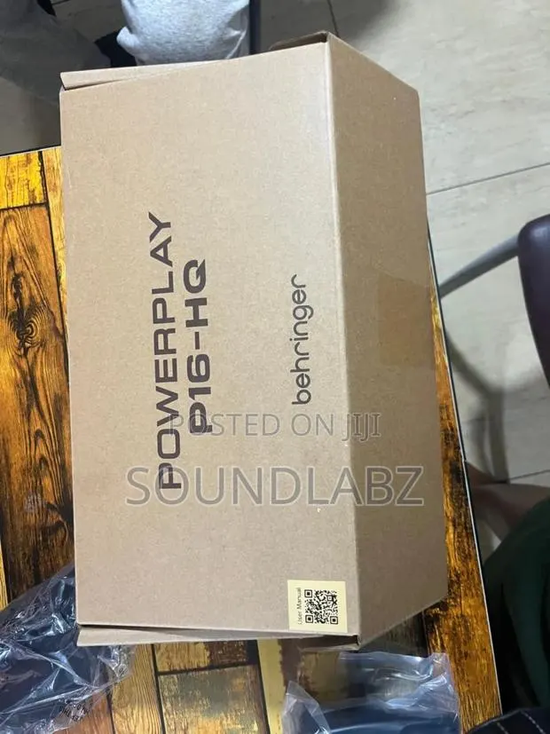 Behringer Powerplay P16-hq 16channel Digital Personal Monitoring Mixer · Photo 1