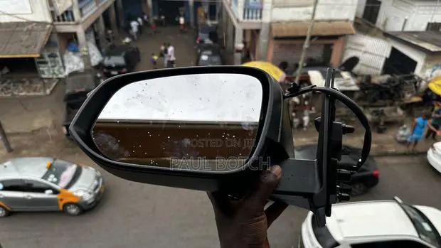 2019 Toyota Highlander Mirror · Photo 1