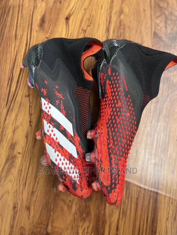 Kids Football Boot at Cool Price · Photo 1
