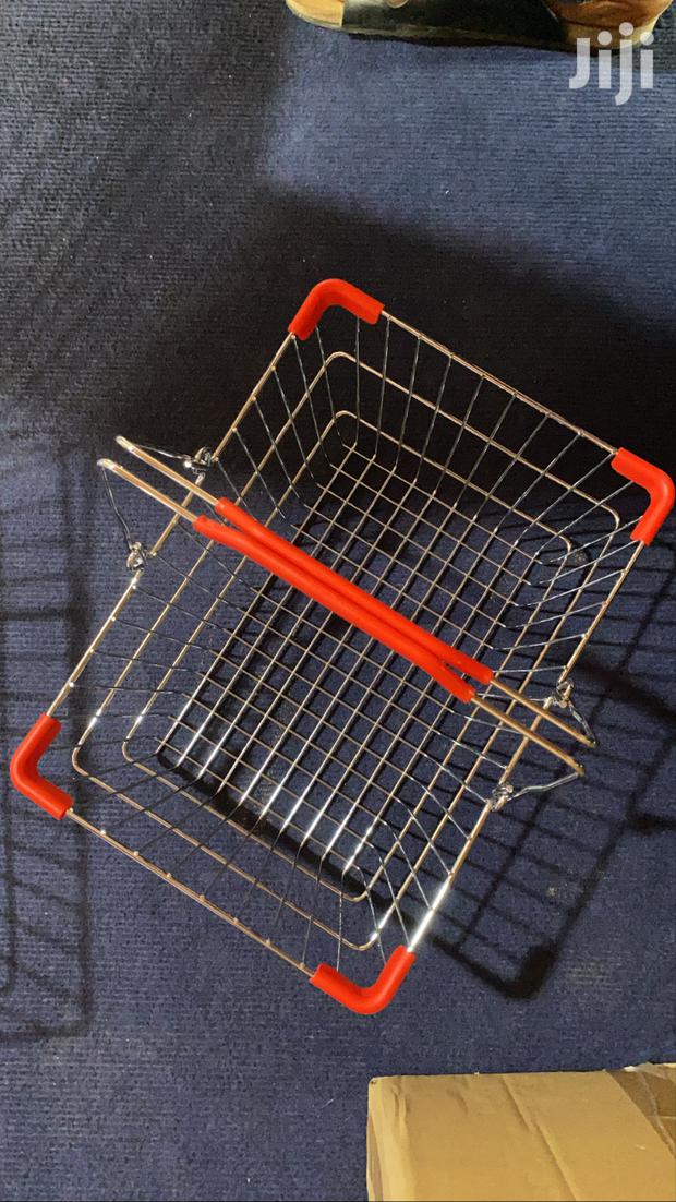Metal Basket For Supermarkets, Retail Shops And Pharmacies · Photo 2