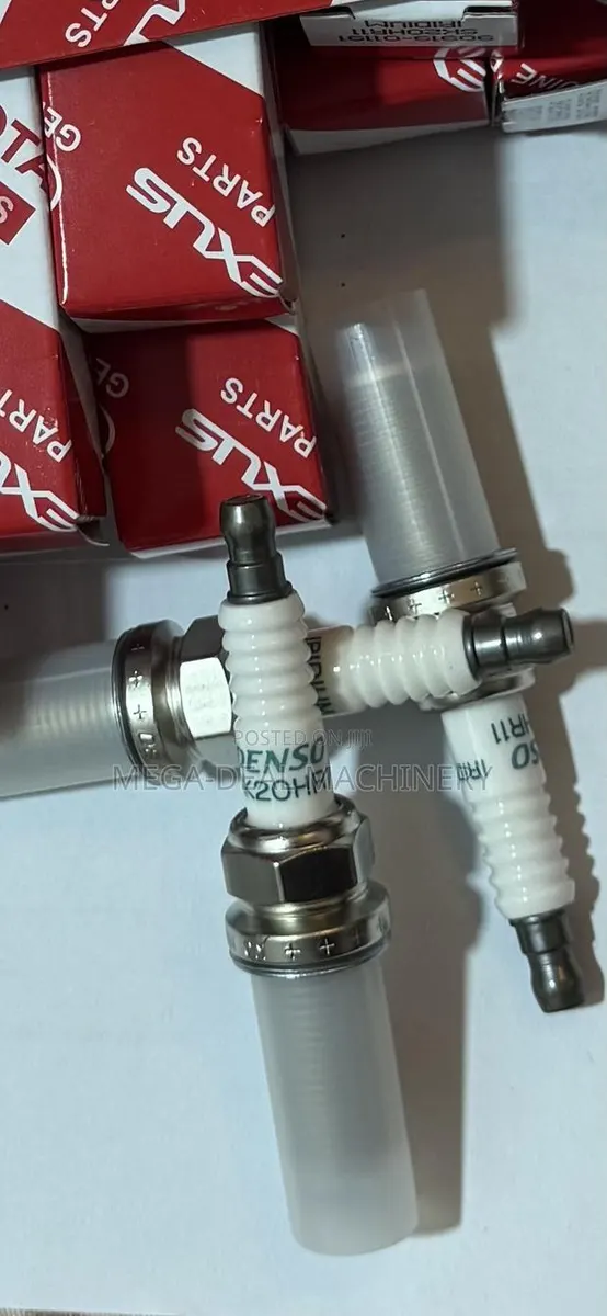 Original Denso SparkPlug(90919-01191)Toyota Hilux/Tacoma/Prado/4Runner · Photo 1