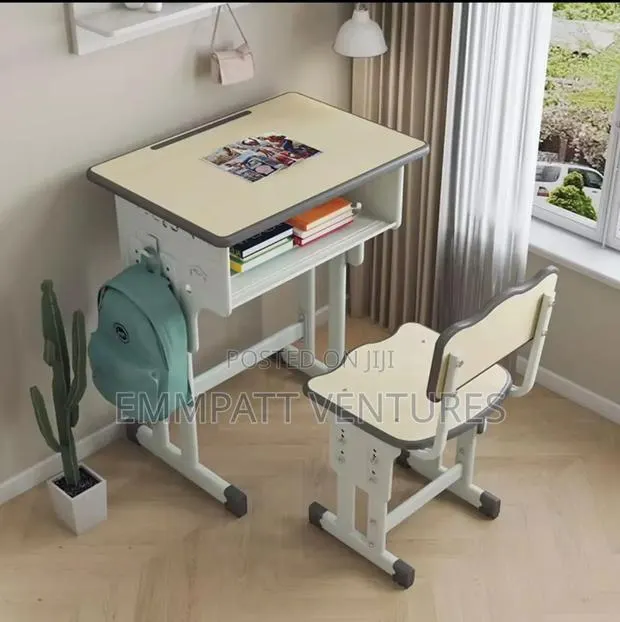 Learning Chair and Table · Photo 1