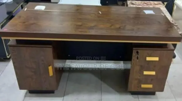 Strong And Well Grounded Straight Office Table · Photo 1