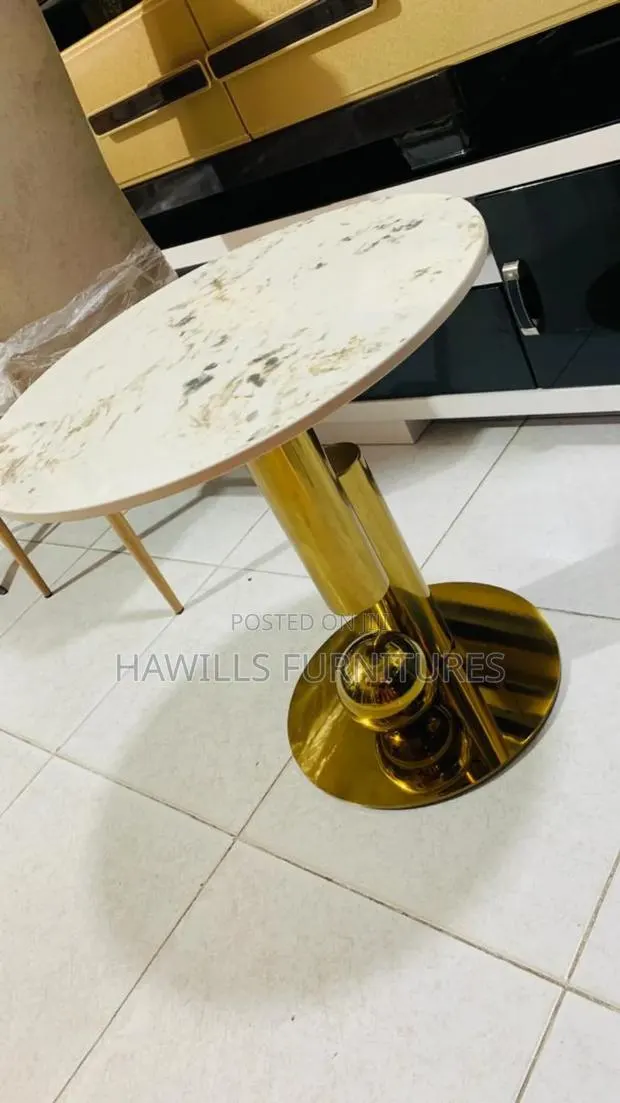 Gold Coffee Table · Photo 1