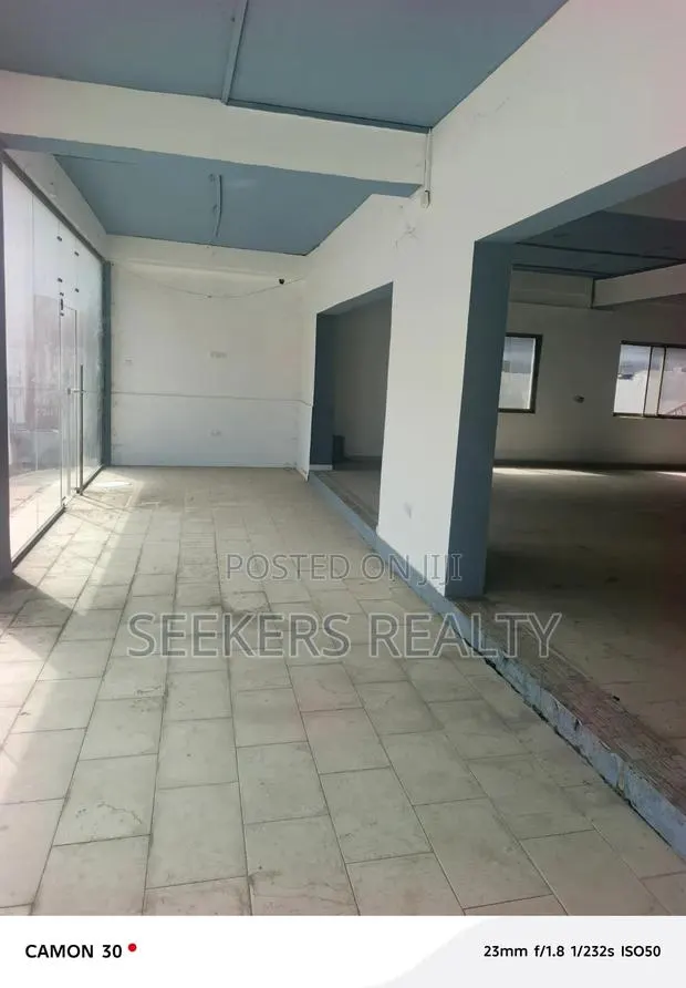 Prime Showroom Space for Rent on Osu Oxford Street · Photo 1