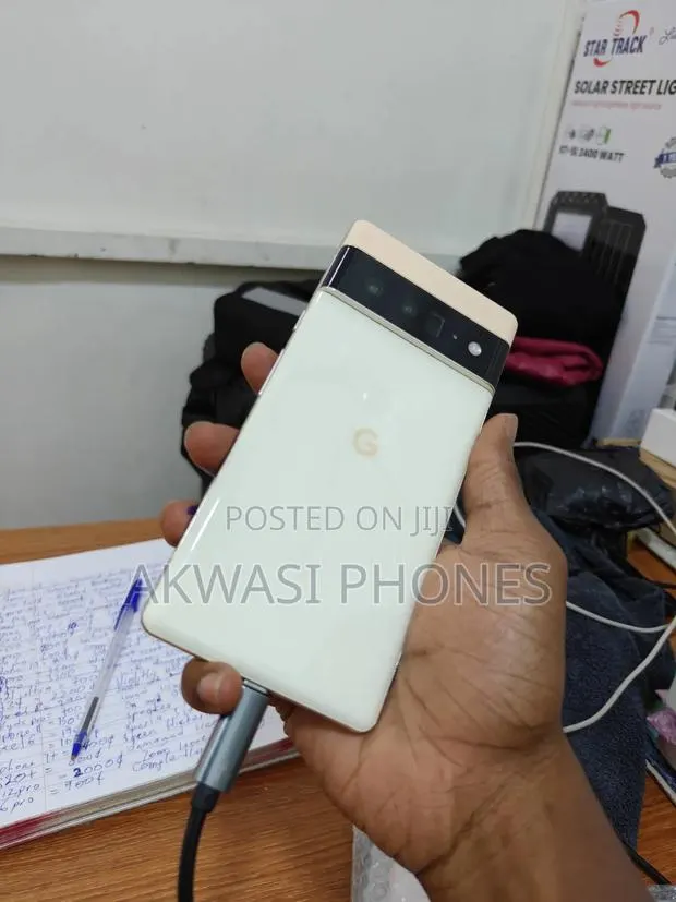 Google Pixel 6 Pro 128 GB Gold · Photo 2