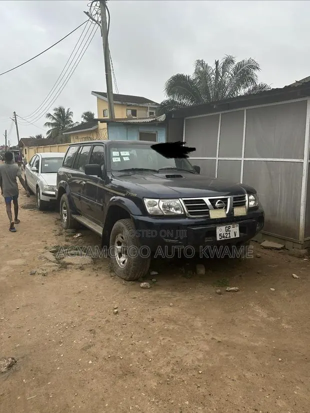 Nissan Patrol 2004 Blue · Photo 1