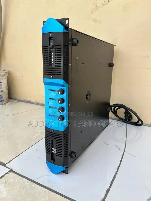Martin Audio Xm4400 Power Amplifier · Photo 1