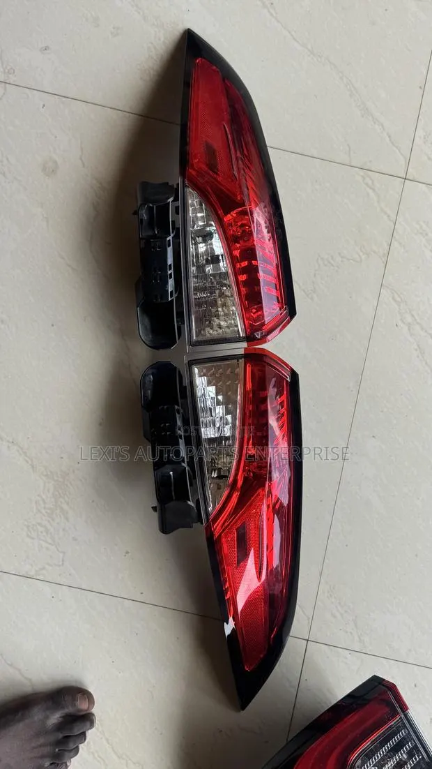 Toyota Corolla 2020,2021,2022,2023,2024,2025 Taillight Pair Available · Photo 1