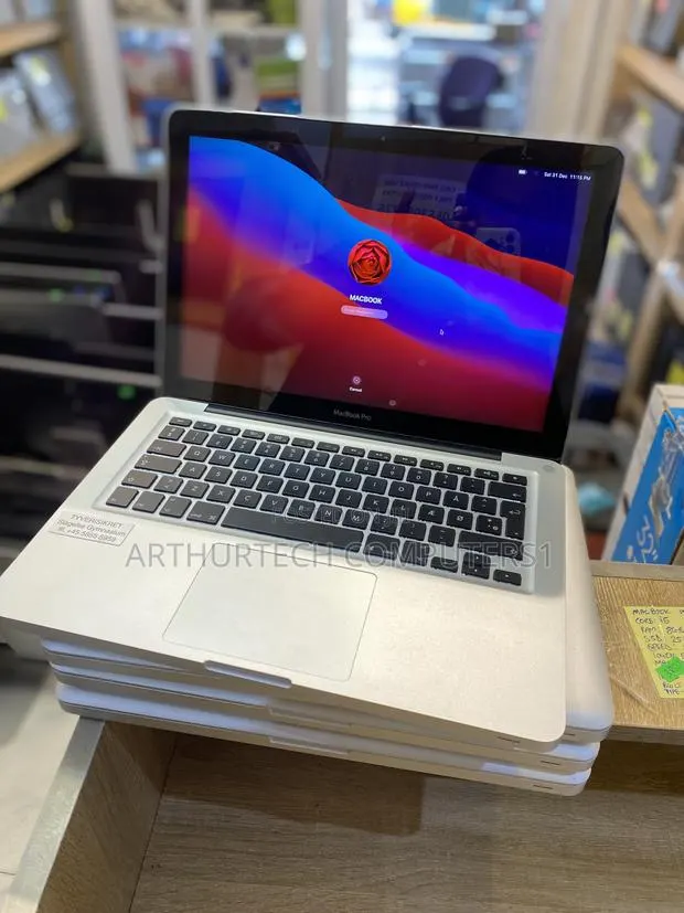 Laptop Apple MacBook 2012 8GB Intel Core i5 HDD 500GB · Photo 1