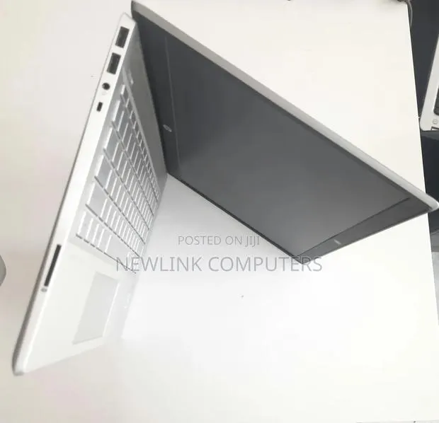 Laptop HP Pavilion 14-ce3064st 8GB Intel Core i5 SSD 256GB