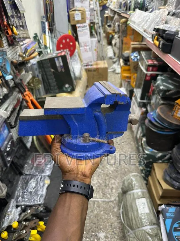 Bench Vice 4 Inches · Photo 1